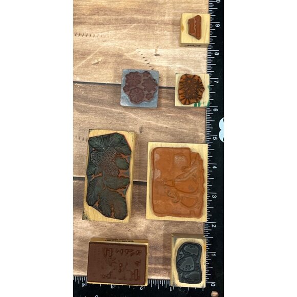 LOT OF 7 HOLIDAY THEMED WOOD MOUNTED RUBBER STAMPS POLAR BEAR GUM DROP HOLLY - Picture 7 of 7